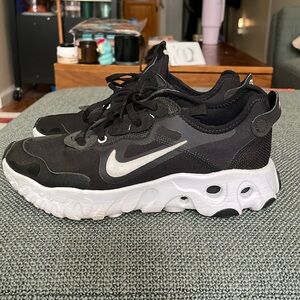 Nike React Art3mis Women’s 8.5